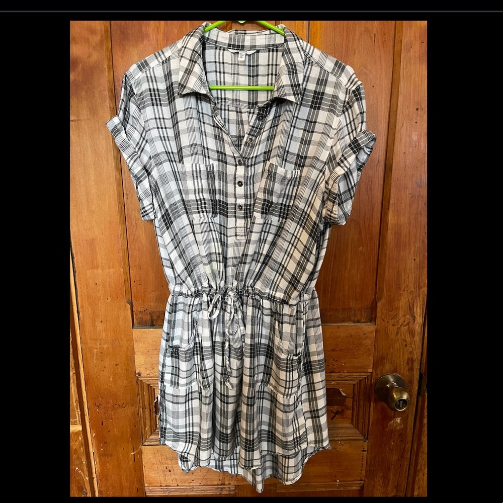 Sonoma short shirt style dress w/ 4 pockets super soft black and white plaid